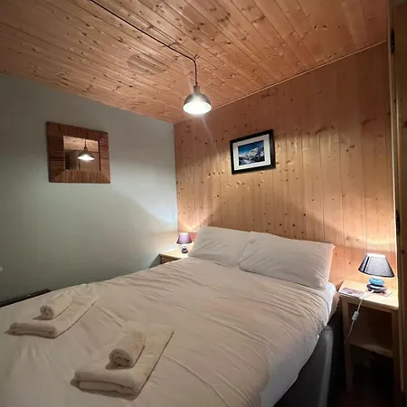 2 Bed Easy Access To 2 Bathrooms *