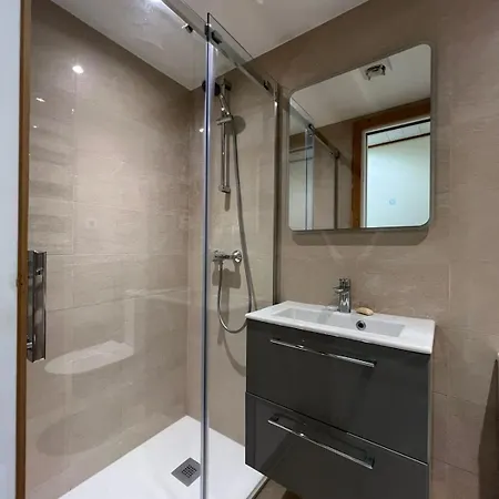 2 Bed Easy Access To 2 Bathrooms Les Gets